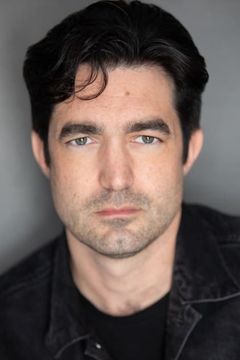 Daniel C Smith interpreta Matt