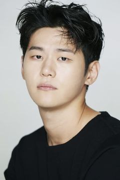 Lee Hak-joo interpreta Lee Ji-goo