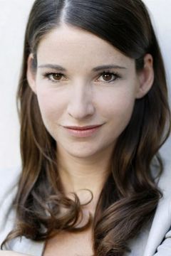 Sophie Wepper interpreta Alexandra Winter