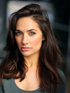 Charlotte Brimble interpreta Olwen