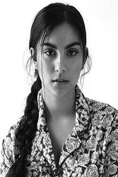 Priya Blackburn interpreta Kashmira Bulsara