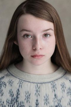 Grace Doherty interpreta Alison Casey