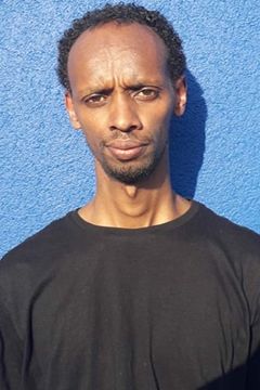 Nasir Jama interpreta Asad's Crew