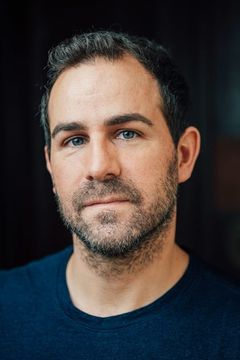 Christopher J. Domig interpreta Gunther