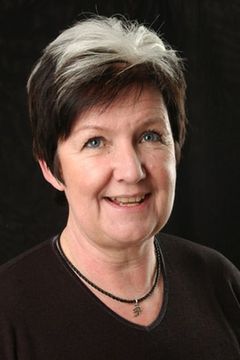 Mona Andersson interpreta Karna