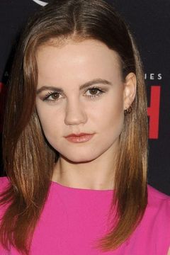 Mackenzie Lintz interpreta Taylor