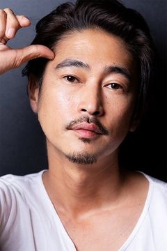 Yosuke Kubozuka interpreta Kichijiro
