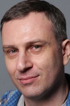 Alexey Sdobnov interpreta Tarabukin