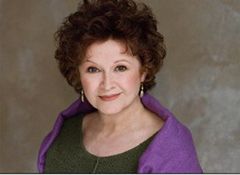 Cynthia Darlow interpreta Ruth