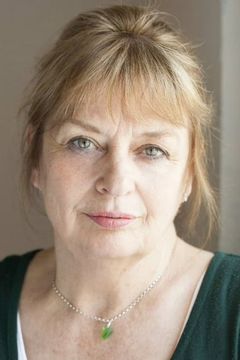 Noreen Kershaw interpreta Mrs Mickletwhaite, Drunk Servant/ Thief