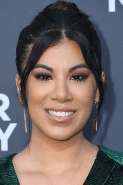 Chrissie Fit interpreta Cheechee