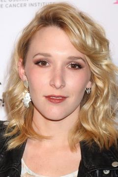 Madelyn Deutch interpreta Minnie