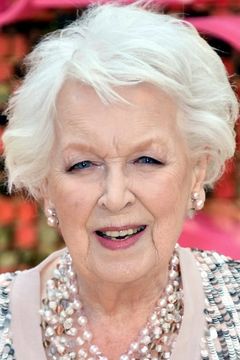 June Whitfield interpreta Annie