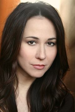 Lora Martinez-Cunningham interpreta Donna