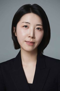 Jeong Il-Hwa interpreta Party Woman