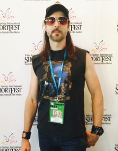 Brian Groh interpreta Confederate Jones