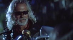 Ted Haler interpreta Tow Truck Driver