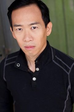 Norman Yap interpreta Mandarin Translator