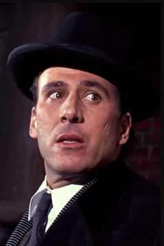 David Baxt interpreta Burglar (uncredited)