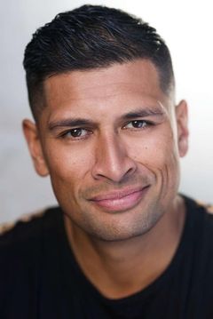 Te Kohe Tuhaka interpreta Leon Symonds