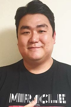 Lee Kyu-ho interpreta Head of town