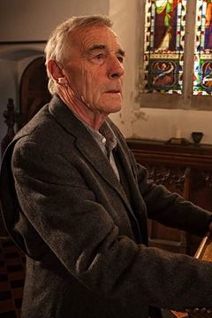 Michael Jayston interpreta Nicholas