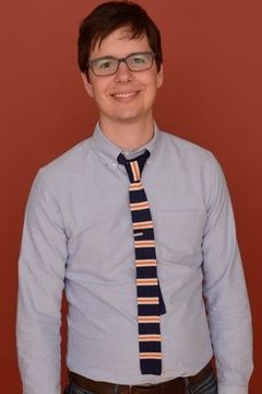 Owen Williams interpreta Himself