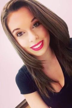 Ashley Tramonte interpreta Ringside VIP