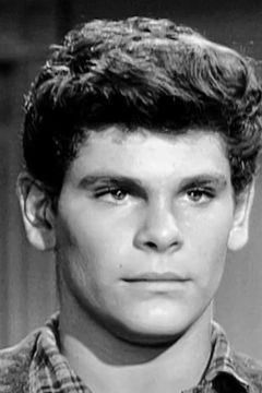 Kim Charney interpreta Sam Prescott (uncredited)
