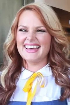 Brittany Ashton Holmes interpreta Darla