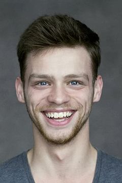 Connor Calland interpreta British Soldier #4