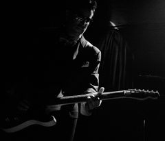 Mychael Bates interpreta Man Stealing Cab