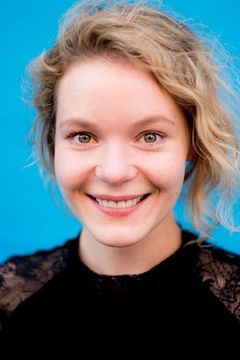 Angelina Häntsch interpreta Volmer Institute Staff