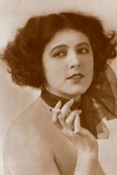 Marcella Albani interpreta Herself