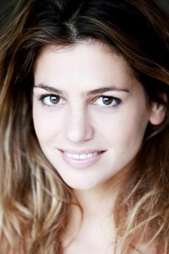 Priscilla de Laforcade interpreta Maud