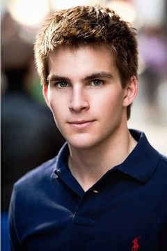Tyler Neitzel interpreta Leonidas at 15 yrs