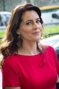 Louise Delamere interpreta Locker Judge