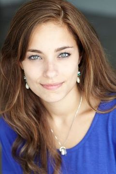 Kristen StephensonPino interpreta Hot Chick (uncredited)