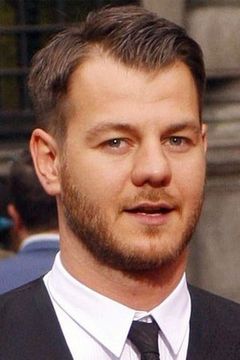 Alessandro Cattelan interpreta Massimo Marinelli