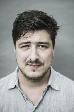 Marcus Mumford interpreta Mike Timlin (voice)