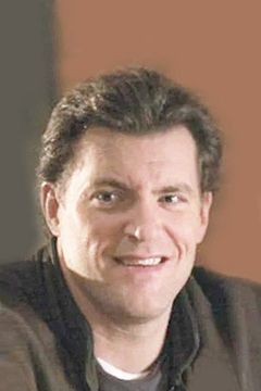 Thomas Mitchell interpreta David