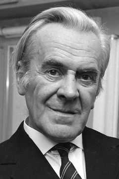 John Le Mesurier interpreta Defence Barrister (as John LeMesurier)