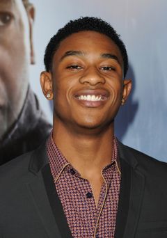 Justin Martin interpreta Young Nathaniel