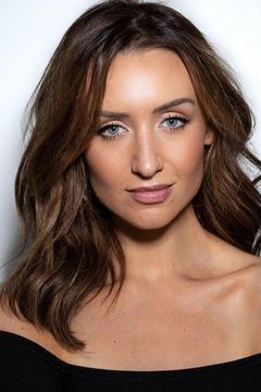 Catherine Tyldesley interpreta First Officer Kate Woods