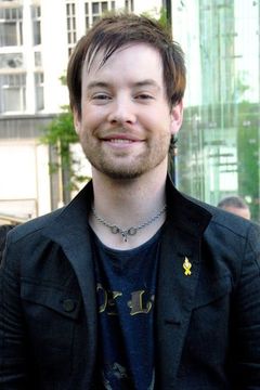 David Cook interpreta Priest