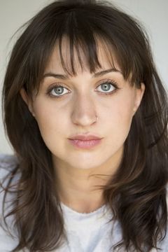 Holly Augustine interpreta Rose Miller