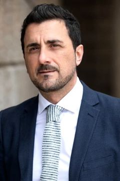 Antonio Brundu interpreta Poliziotto Casa Mazinga