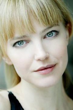 Janicke Askevold interpreta Anna