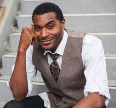 Patrick Haye interpreta Cleveland Town Car Driver