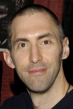 Ian Whyte interpreta le chef des guerriers Bessi